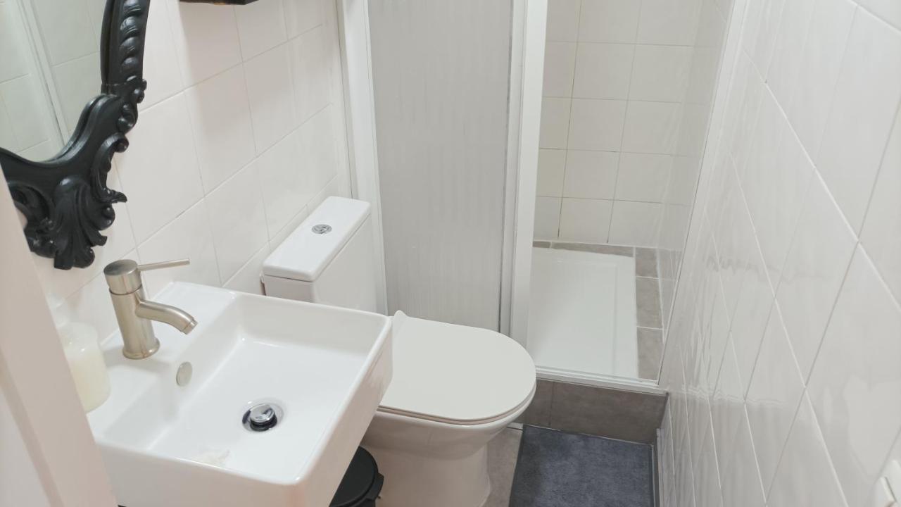 1 Bedroom Apartment - Tv Da Madalena 01 Лиссабон Экстерьер фото